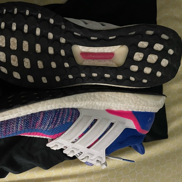 Men’s Adidas Ultraboost size 12 - Picture 4 of 4